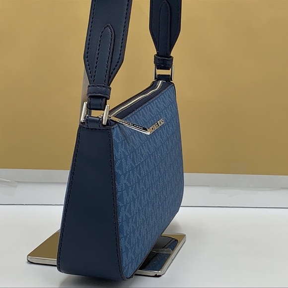 Michael Kors Jet Set Travel Crossbody w Tech Attch - Picture 5 of 16